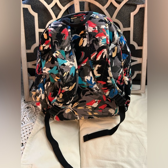 Vera Bradley backpack with no noticeable wear. Excellent condition. - Picture 2 of 14